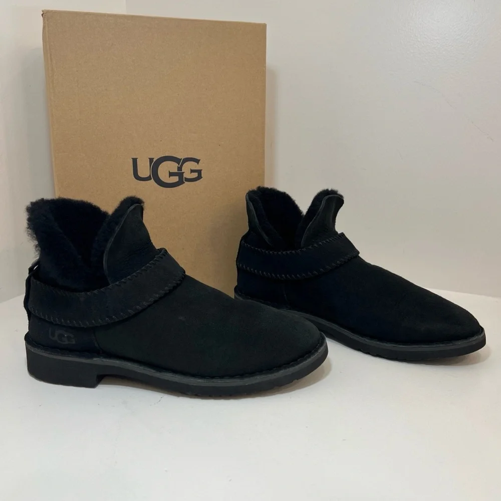 UGG Mckay Black Suede Sheepskin‎ Ankle Boots Booties